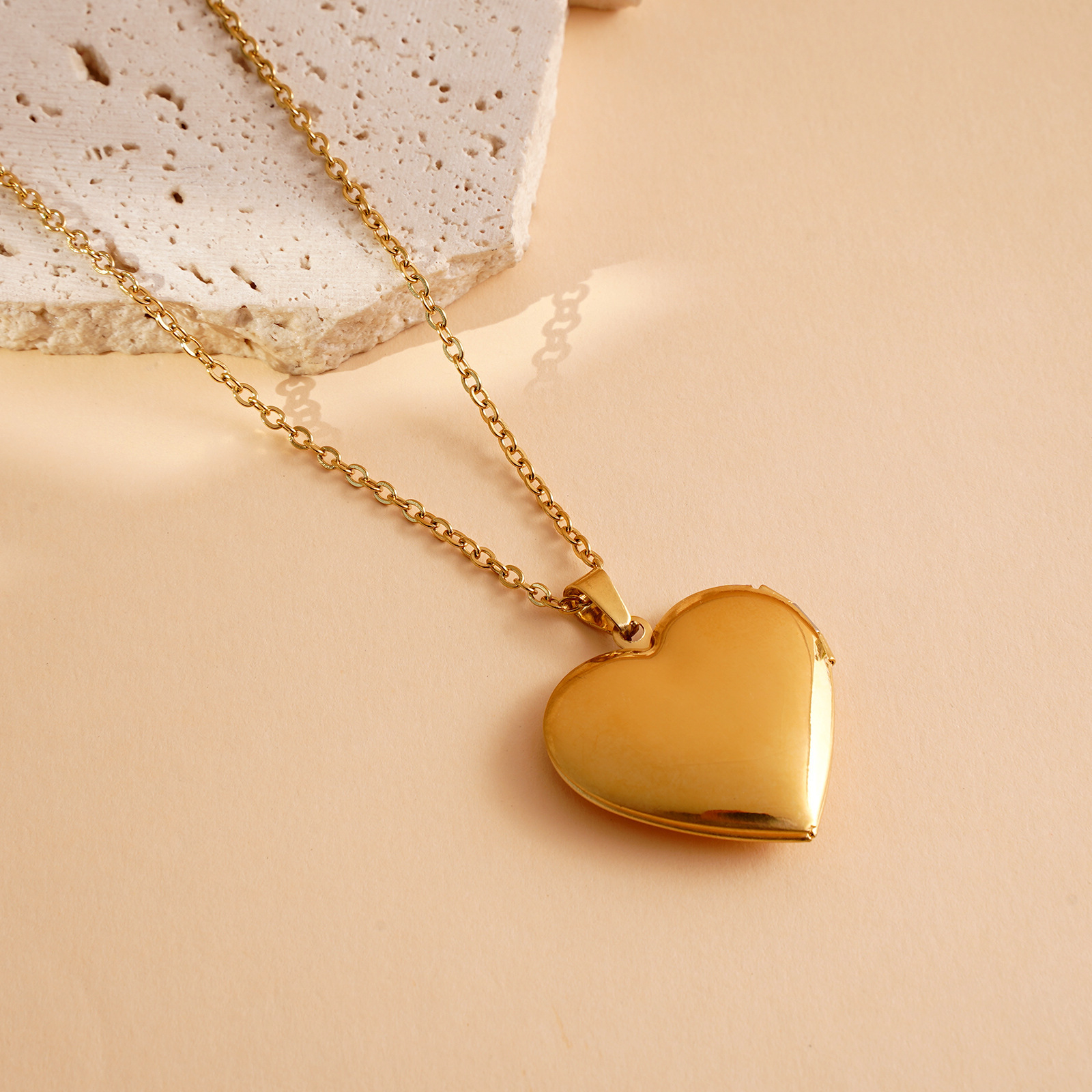 Gold love box-28x29mm