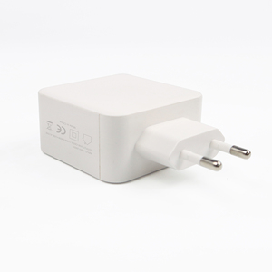 65W 5V 7.2a 4端口USB2.0和c型旅行USB充电器，用于手机和平板电脑单端口最大2.4A输出