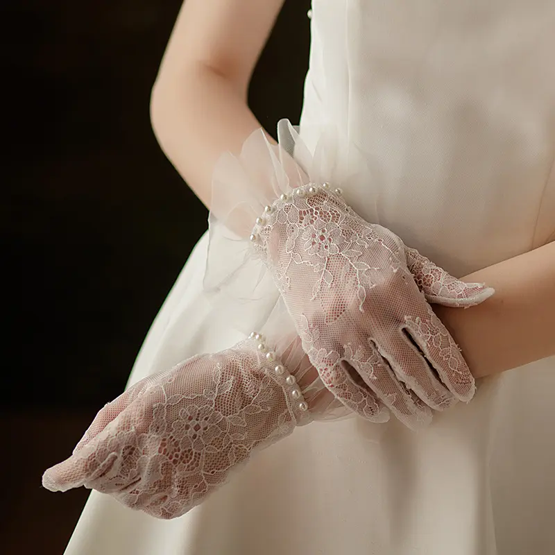 Lãng mạn mới cưới Hoa Ngọc Trai ngắn trắng ren bên găng tay cưới