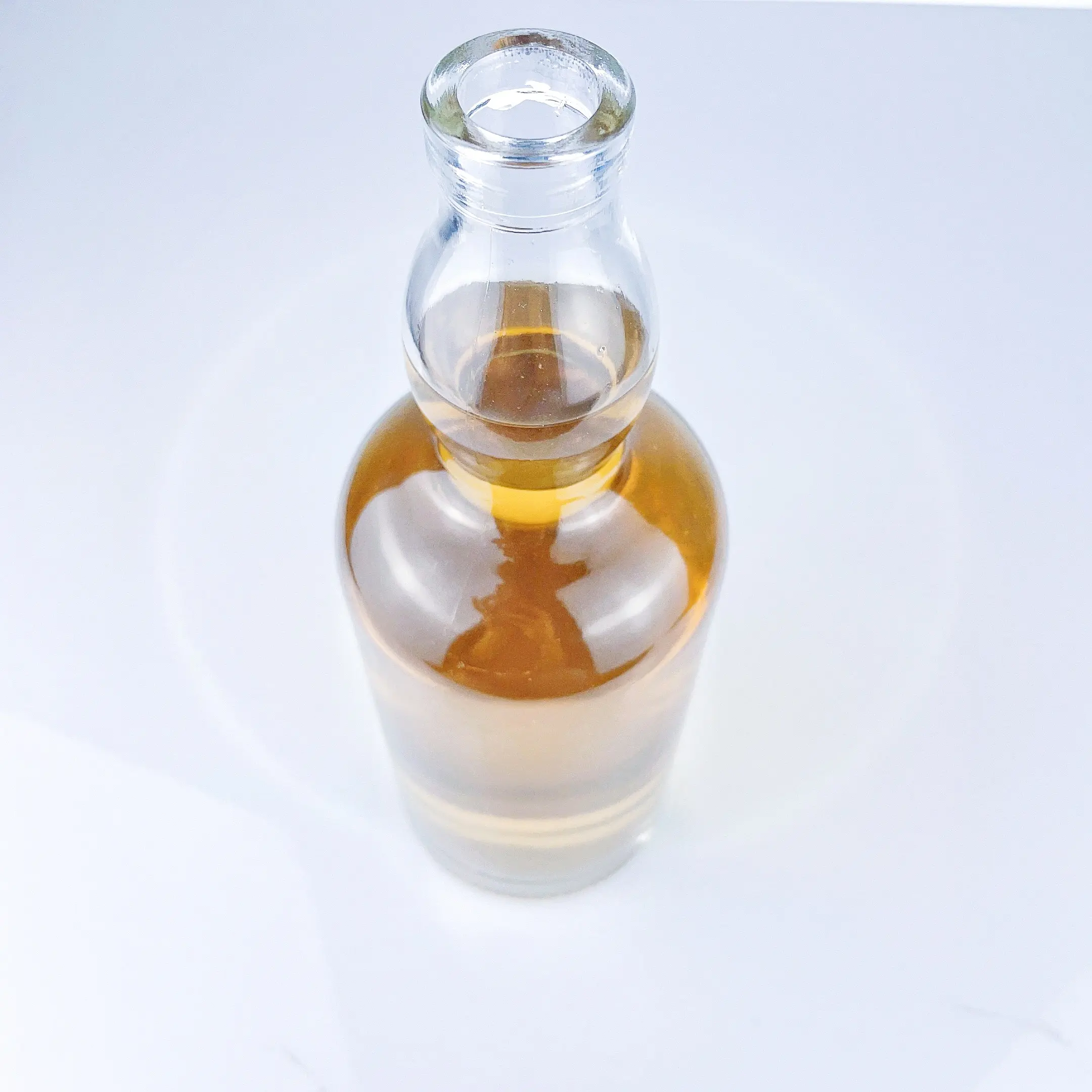 زجاجة زجاجية مستديرة قابلة للتخصيص 700 مل 750 مل لعلامة تجارية زجاجة من الزجاج لفودكا ويسكي