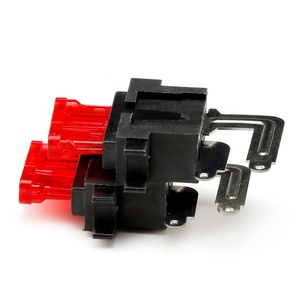 Fabrika tedarikçisi 32V 30A çift üçlü Tetrad otomotiv uygulamaları için <span class=keywords><strong>PCB</strong></span> dayanağı standart bıçak sigorta tutucu alçak gerilim