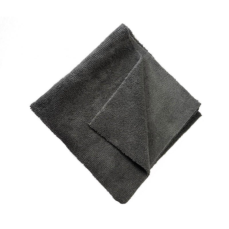 สีเทาเข้ม