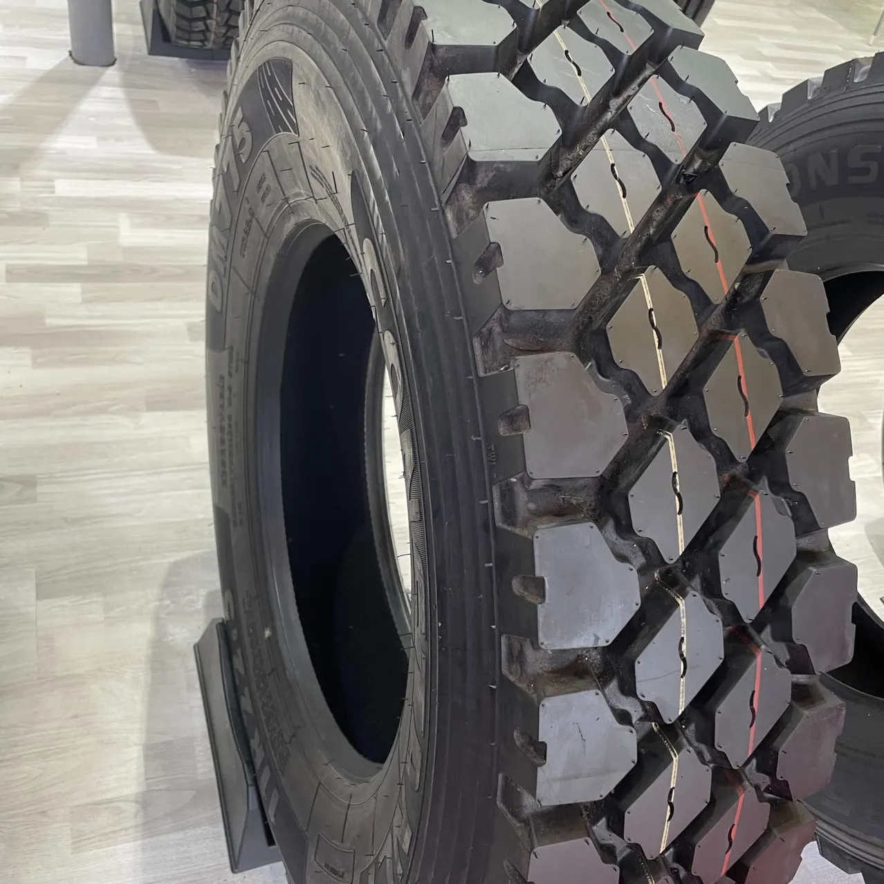 Los 10 mejores neumáticos de calidad para camiones y autobuses (TBR TIRE) 11R22.5-18PR ópalos. Marca Autostone popular en el mercado de CANADÁ RUSIA