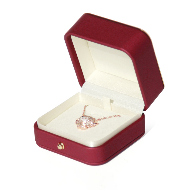 Boîte pendentif rouge