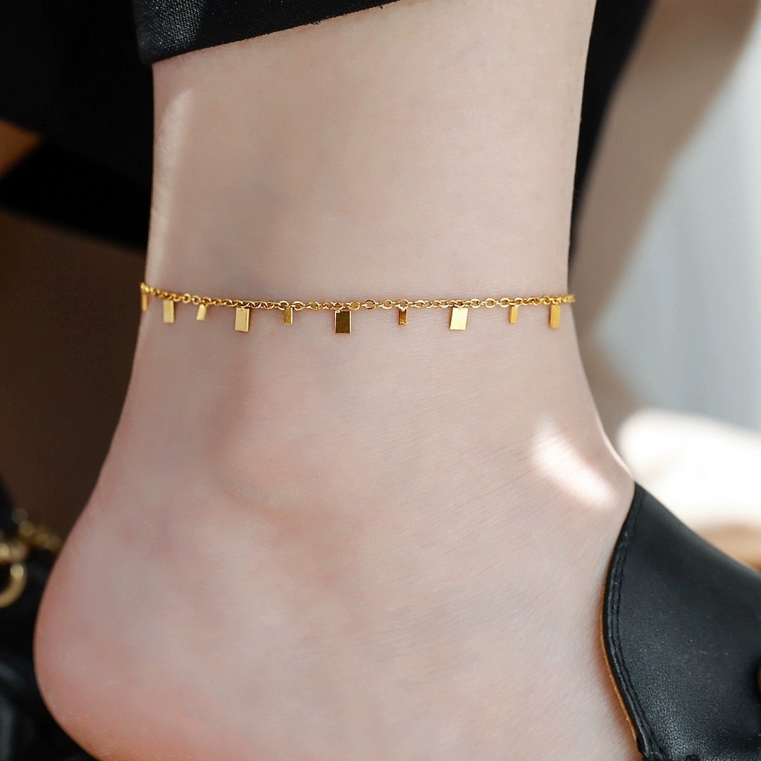 6645 Multiple small square pendant ankle - gold
