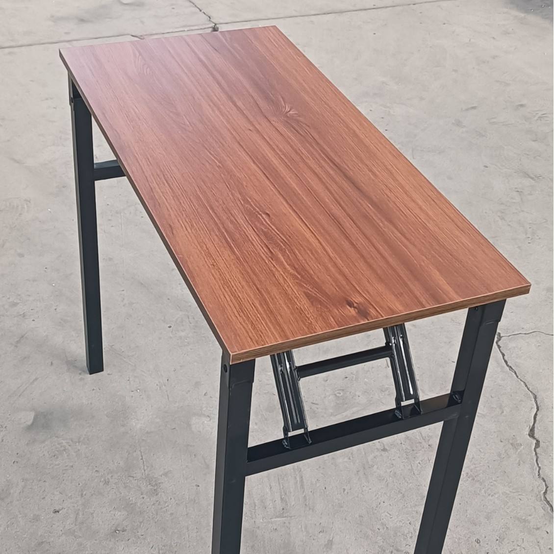 Angle droit marron foncé