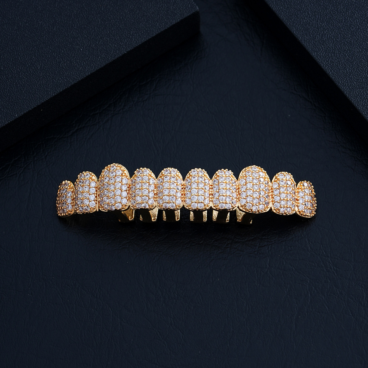 Gold (lower braces) bag