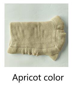 Apricot color