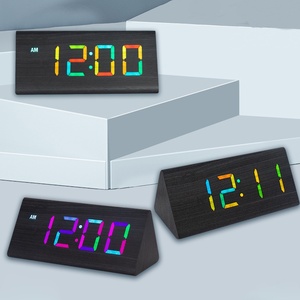 EMAF termometro igrometro decorazione per la casa in legno scrivania tavolo triangolo orologio da tavolo umidità Display temperatura RGB digitale sveglia - Product Image 2