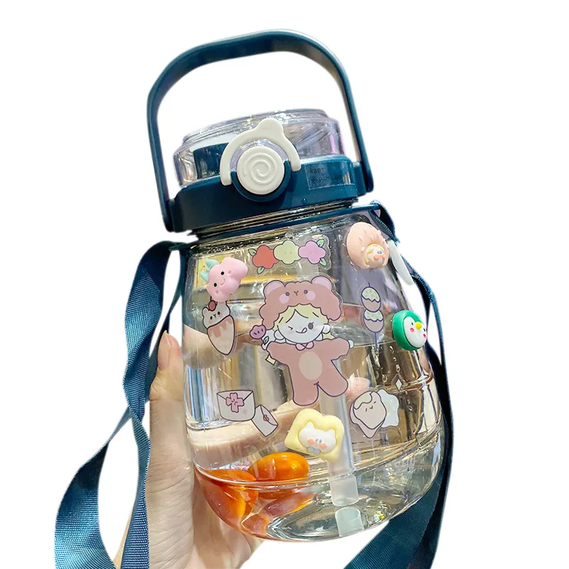 Bottiglia d'acqua in plastica trasparente smerigliata per bambini da 1,5 litri senza bpa con adesivi e cannuccia per lo sport in palestra