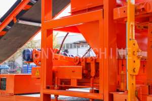 Máquina de ladrillo industrial de fábrica de treinta años QTJ4 - 25 Máquina automática de fabricación de ladrillos de bloques - Product Image 2