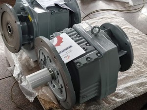 Nhà máy tùy chỉnh hoàn thành bánh răng xoắn ốc cứng giảm tốc độ mặt trơn tru chạy ngang dọc hộp số nhà máy tùy chỉnh trơn tru - Product Image 4