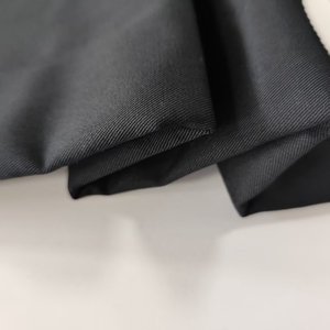 专业厂家批发库存纯色纺织品机织斜纹<span class=keywords><strong>CVC</strong></span> 60% 棉40% 涤纶工作服面料