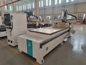 Enrutador de madera fácil de operar a buen precio, máquina enrutadora CNC 1325 ATC, 12 dispositivos automáticos de cambio de herramientas de alta velocidad - Product Image 2