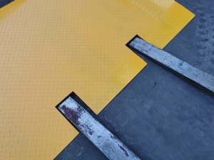 Hot Sale Cheaper <strong>Container</strong> Ramp for Trailers / Forklift <strong>Loading</strong> / <strong>Unloading</strong> Goods - Product Image 6