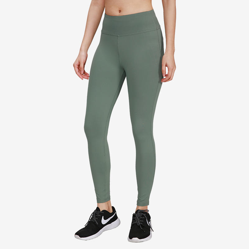 สีเขียวทหาร