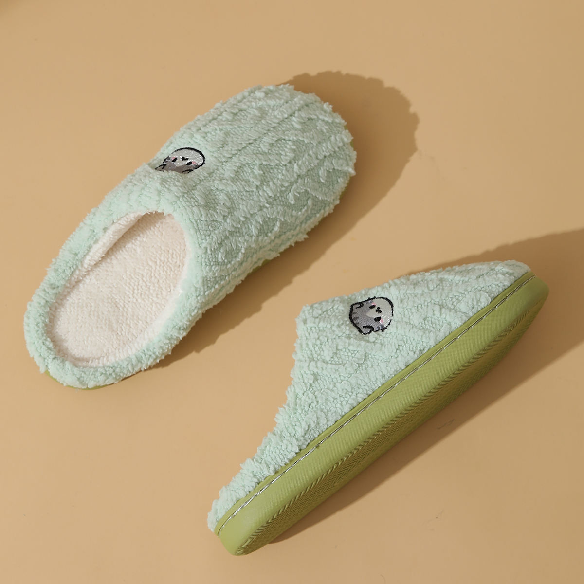 สีเขียว