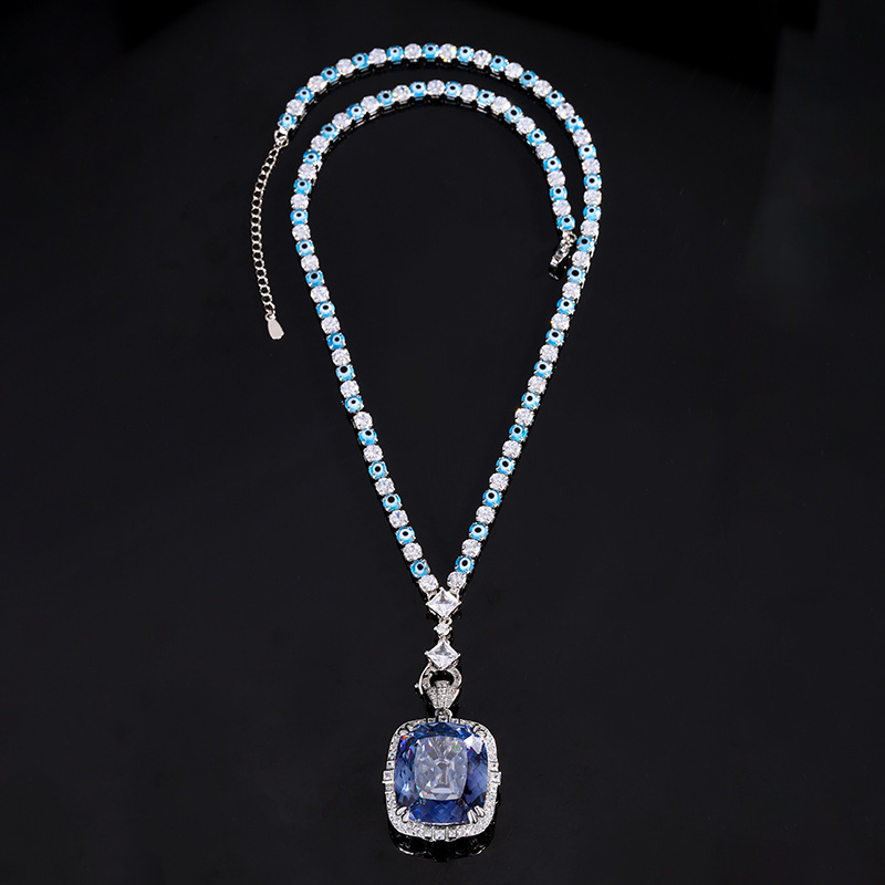 Pendentif plaqué Platine Blanc Bleu avec chaîne sauvage