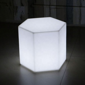 人気の充電式バッテリー付きプラスチックLEDバースツール - Product Image 3