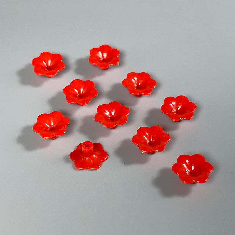 10 flores de trompeta rojas