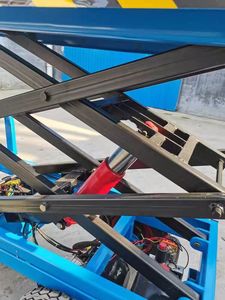 Convenient Scissor Lifting <strong>Platform</strong> Warehouse Manual Hydraulic <strong>Loading</strong> and <strong>Unloading</strong> <strong>Platform</strong> 1 Ton Increased by 1 Meter