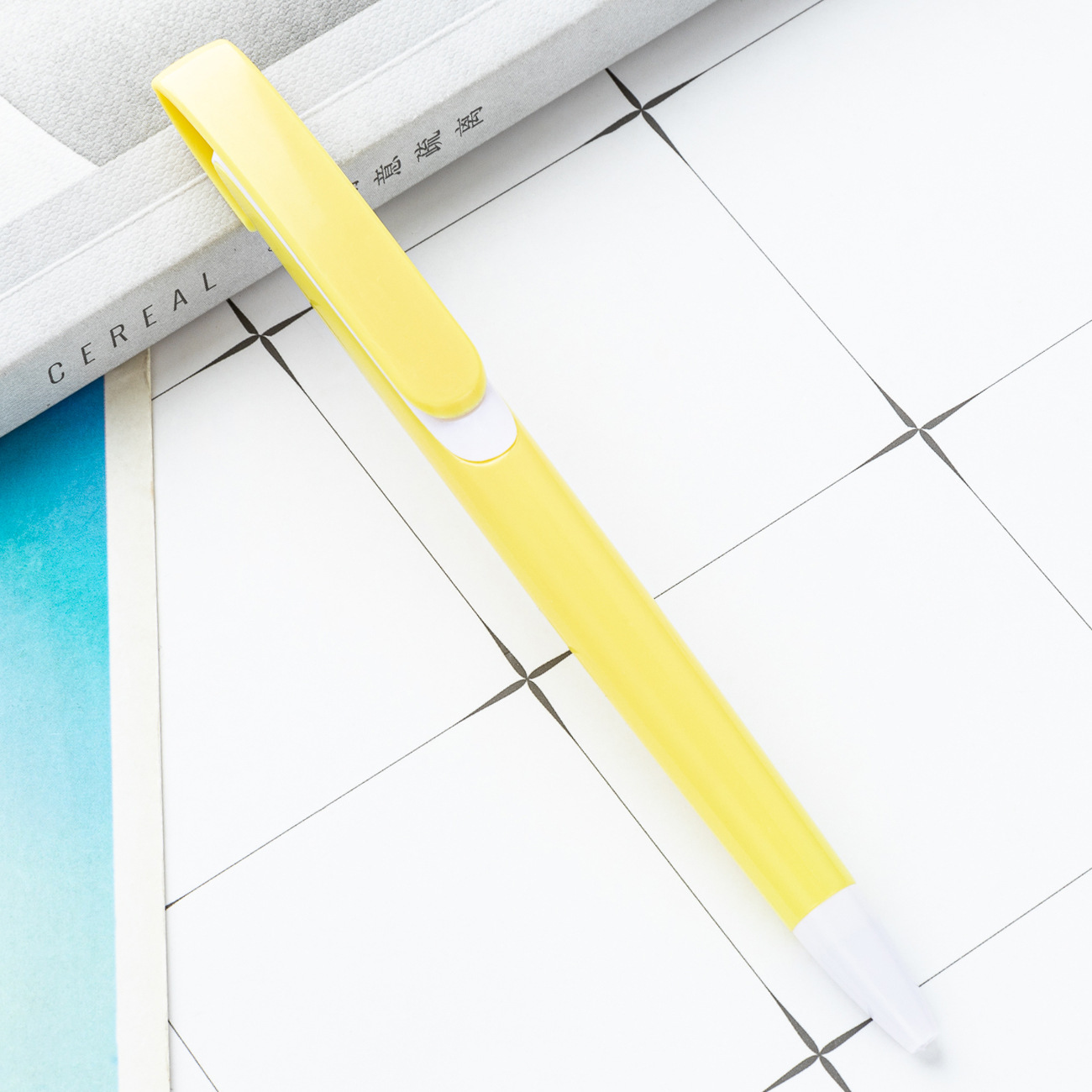 Color Pole - Candy Yellow