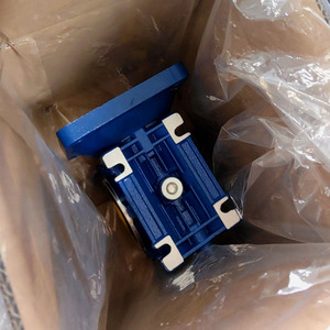 Relación RV NMRV30 15 Puede ser manual Reducción de vibración baja Caja de cambios servo de accionamiento pequeño Engranaje helicoidal Reductor de velocidad chino de fábrica - Product Image 3