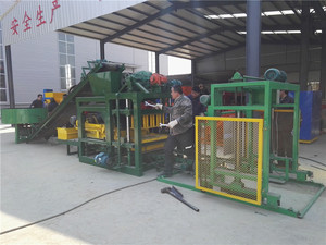 QTJ4-25 Fully <strong>Automatic</strong> Vibration Hollow <strong>Block</strong> <strong>Maker</strong> <strong>Low</strong> Price Concrete/Cement Brick Making Machine With Engine Core Components - Product Image 6