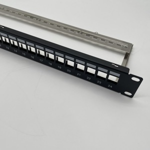 19 pulgadas 24 puertos Cat5e Cat6 Cat6A panel de conexión blindado UTP FTP panel de conexión vacío en blanco para RJ45 Cat6A Keystone Jack - Product Image 4