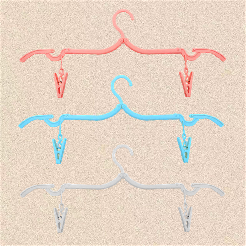 Folding clothes hanger with clips and chain (individually packaged)