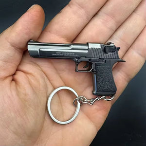 1:3合金銃モデルおもちゃキーホルダーペンダントマガジンと弾丸シミュレートされた銃キーホルダーを撃つことができる - Product Image 2