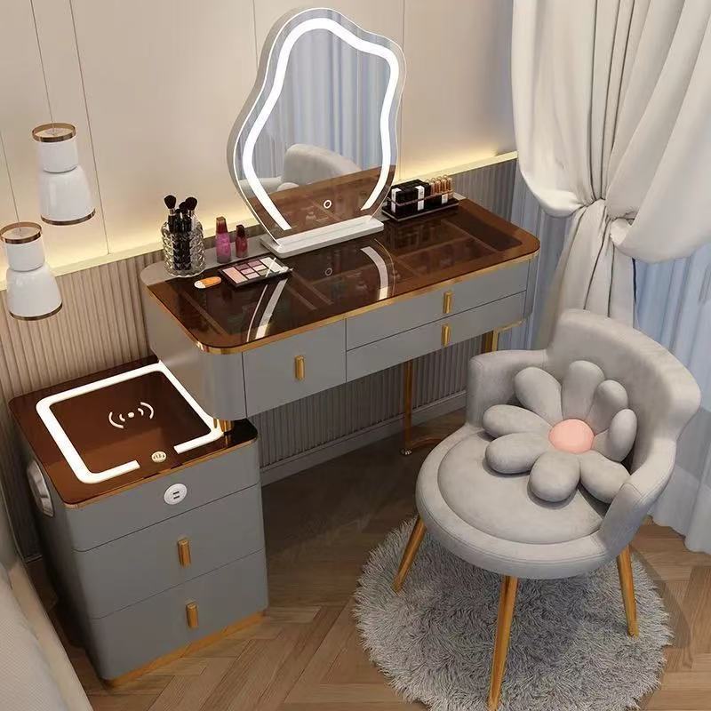 Table en verre gris 80, armoire intelligente, miroir intelligent, petite chaise fleurie
