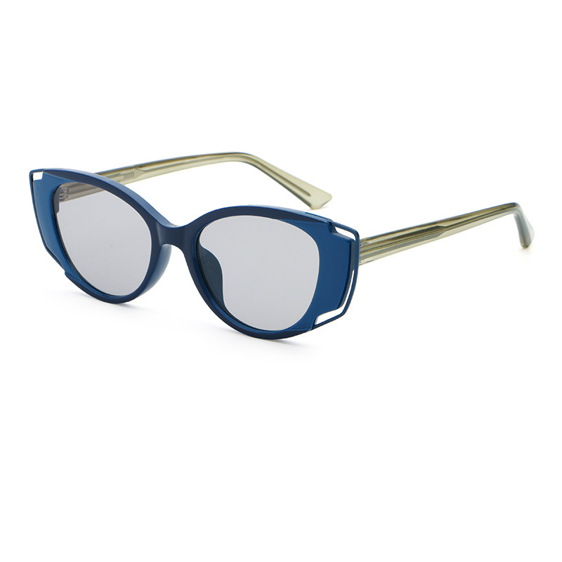 C5 bleu profond brillant, cadre bleu clair encastré, lentille grise YM2