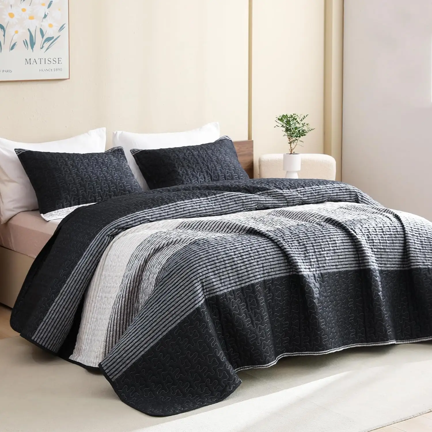Queen Microfiber Quilt Set Soft Lightweight Summer Coverlet with Stripe Patchwork 3 Piece Bedspread Bedding