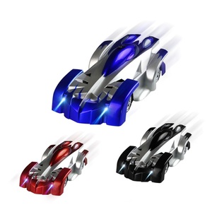 子供のための壁登りRCスタントカーおもちゃ赤外線四方向回転360度リモートコントロール車両 - Product Image 1