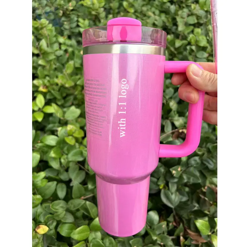 Fabrikvorrat 40 Unzen rosa Barbie-Becher Sublimations-Edelstahl-Kaffeetermosebecher mit rosa Strohhalm