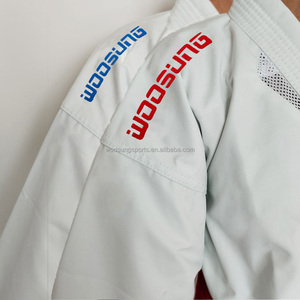 Biểu tượng tùy chỉnh trên cả hai vai màu đỏ và màu xanh hai mặt <span class=keywords><strong>Karate</strong></span> phù hợp với - Product Image 1