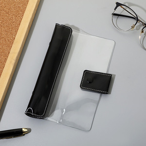 Taccuino personalizzato a foglia larga A5 A6 ricaricabile per viaggiatori in pvc nero legante con chiusura a bottone a pressione 6 anelli
