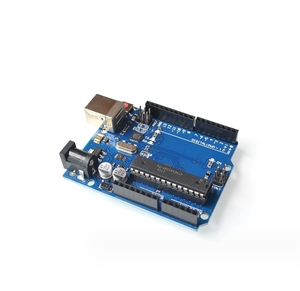 La Placa de desarrollo UNO R3 es compatible con el módulo microcontrolador ATmega328P de control Arduino