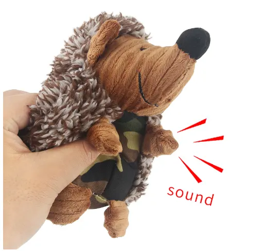 Campione gratuito divertente mini hedgehog peluche animale da compagnia giocattolo con BB squeaker giocattolo ripiene carino piccolo riccio per il morso di cane