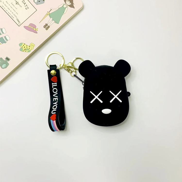 Cabeza de oso violento negro