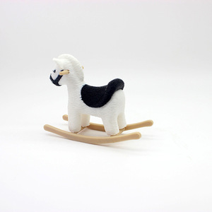 บ้านตุ๊กตาขนาดเล็ก1: 12ตกแต่งเฟอร์นิเจอร์ในฉากเครื่องประดับขนาดเล็กสีรุ้งเล็กๆน้อยๆม้าขาวแกว่งของเล่นม้า - Product Image 4
