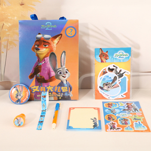 ชุดของขวัญเครื่องเขียนธีมการ์ตูนสัตว์ UNIK ประกอบด้วยสติกเกอร์ แสตมป์ เทปโน้ต ป้ายชื่อ ปากกา ชุดอุปกรณ์อเนกประสงค์สำหรับการเรียนและสำนักงาน - Product Image 1