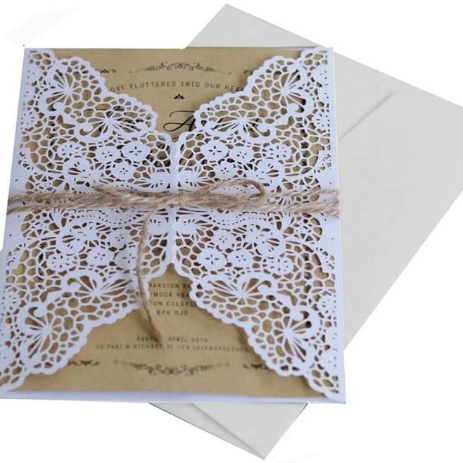 Ensemble complet blanc avec enveloppe blanche