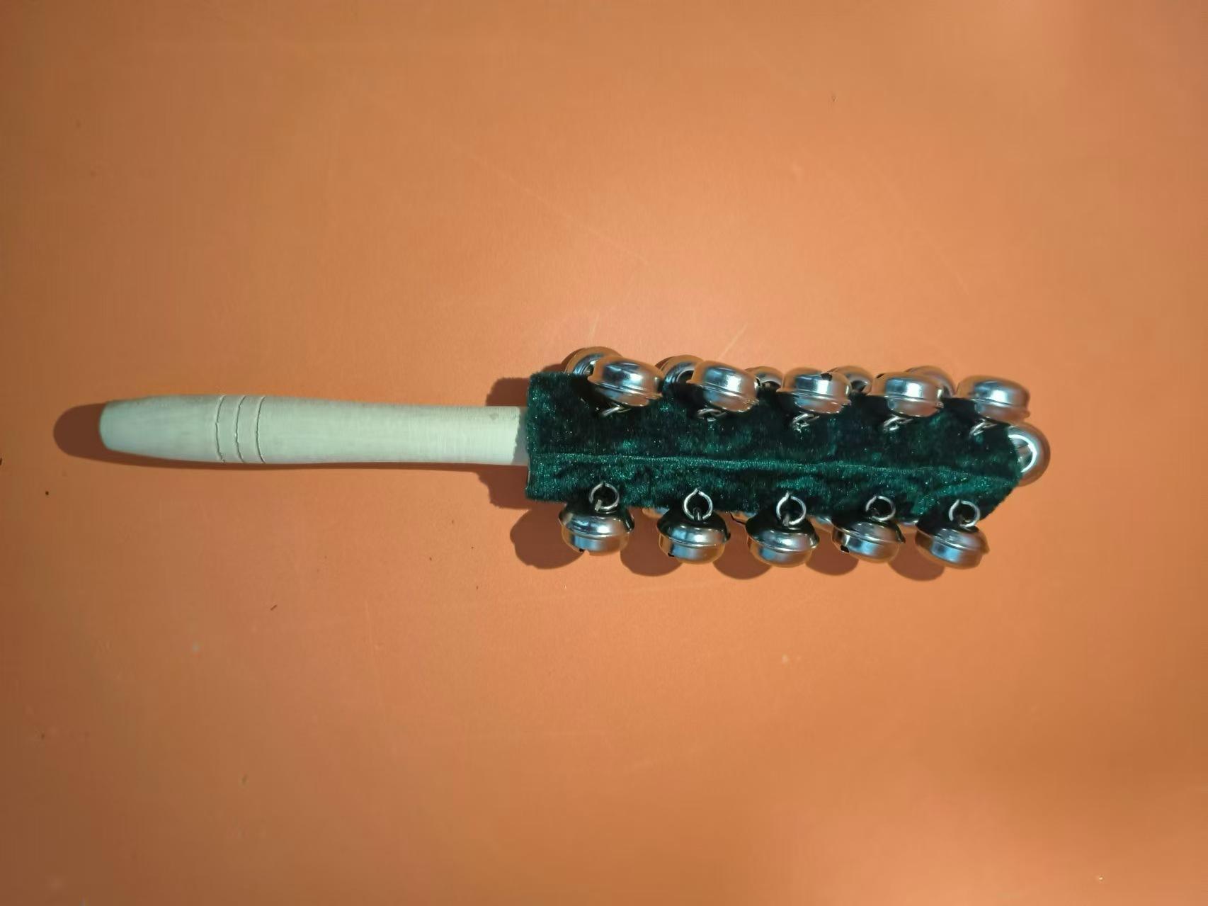 กระดิ่งกำมะหยี่สีเขียว 21 อัน