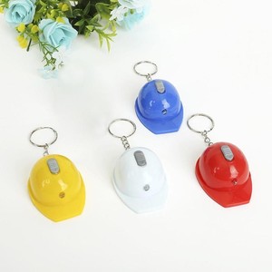 Dụng Cụ Mở Nắp Chai Bia Mũ Bảo Hiểm Tùy Chỉnh Bóng Đèn <span class=keywords><strong>LED</strong></span> Sáng Tạo Móc Khóa Đèn Pin Có Dụng Cụ Mở Nắp Chai - Product Image 5