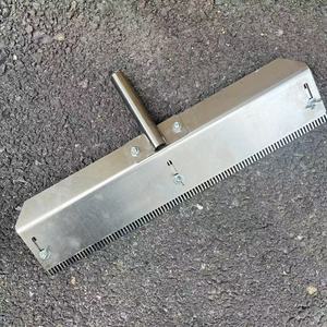 Stainless Steel <strong>R</strong>-Type Tooth Scraper | for Self-Leveling/Polyurethane Mortar Construction, Adjustable Thickness - Product Image 3