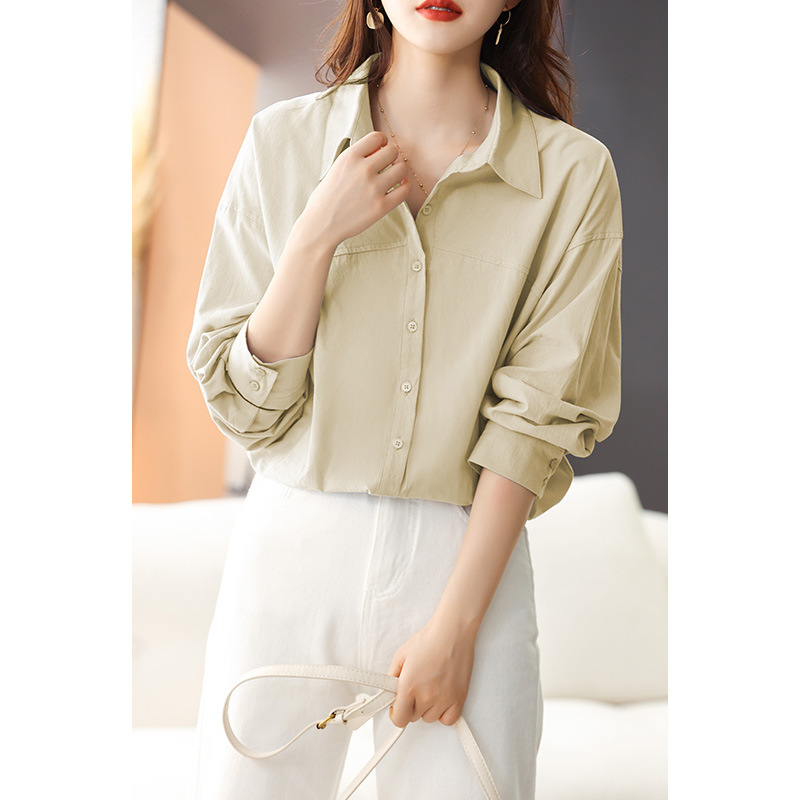 Apricot color