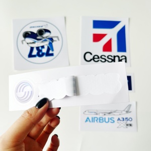 Benutzer definierte Etiketten Drucken Wasserdichte Kiss Cut Vinyl Aufkleber Pack Selbst klebende PVC Logo Kiss Cut Aufkleber Blätter
