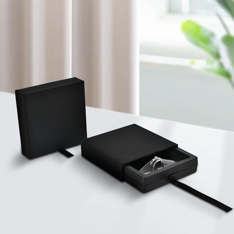 Black 7*7*2cm